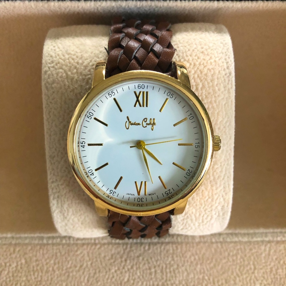 36mm Jessica Carlyle